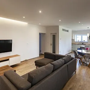 M & A Valbandon, - B Apartment